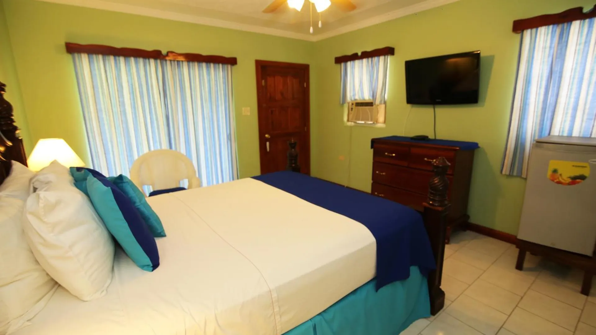 Rayon Hotel Negril