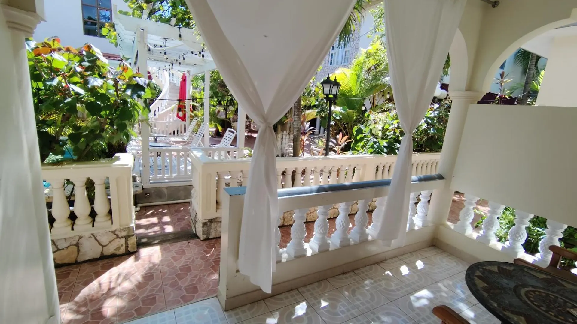 Rayon Hotel Negril