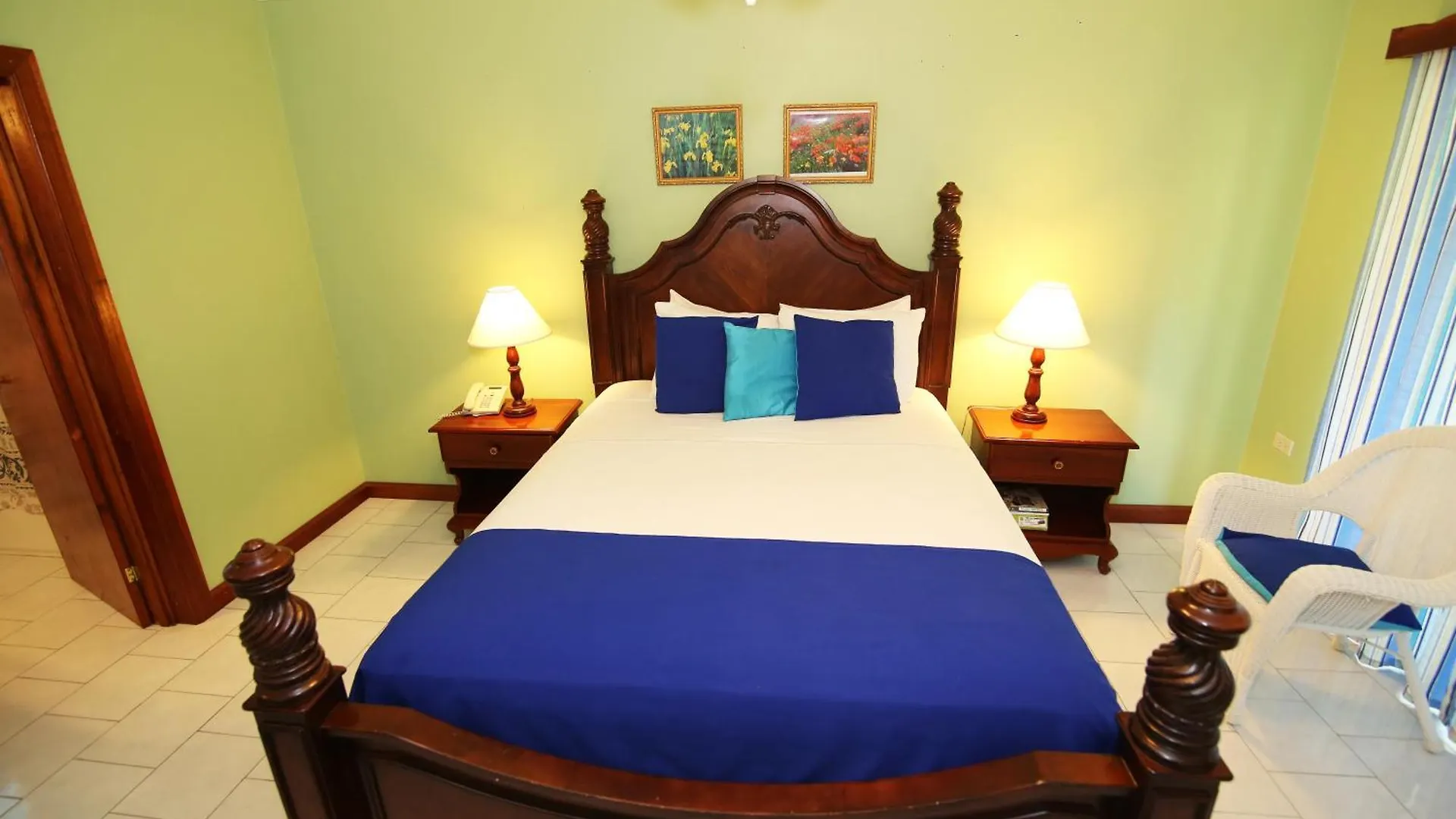 Rayon Hotel Negril