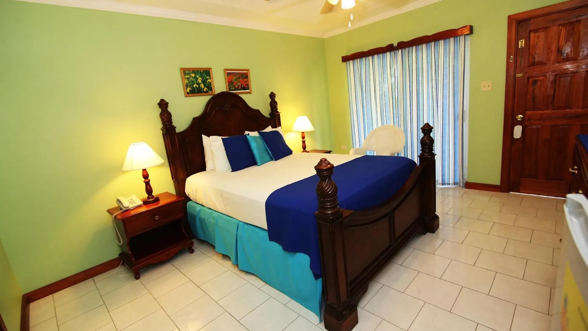 Rayon Hotel Negril