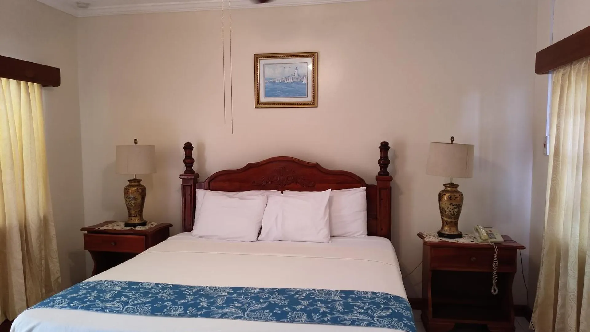 Rayon Hotel Negril