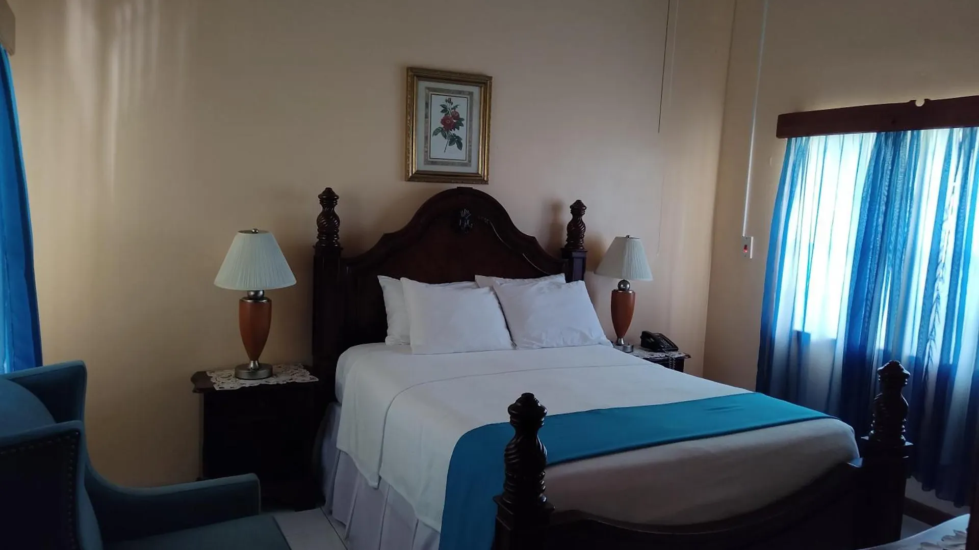 Rayon Hotel Negril