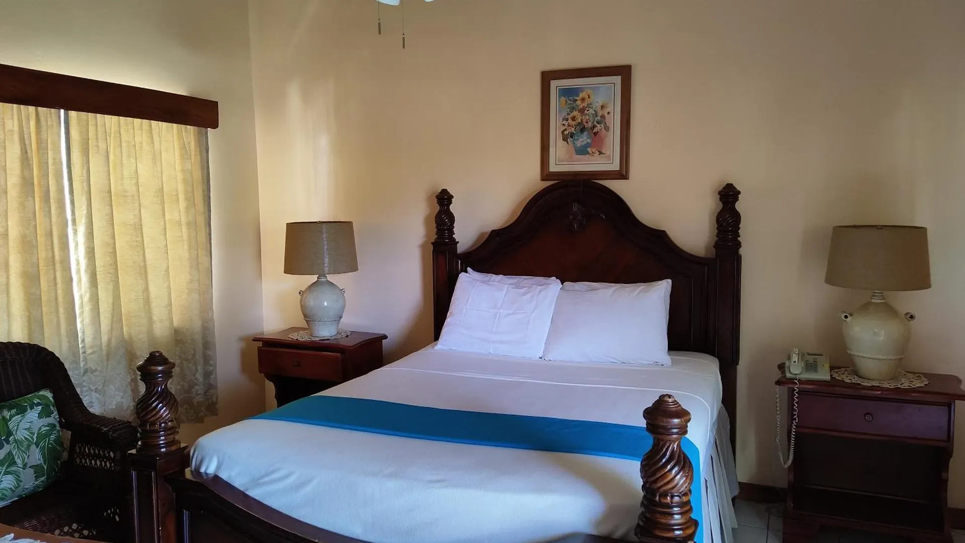 Rayon Hotel Negril