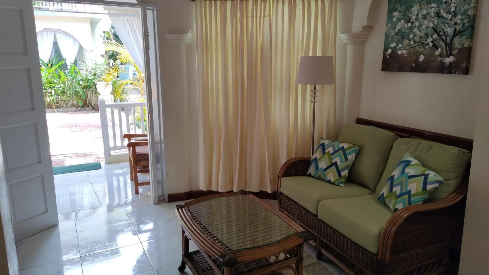 Rayon Hotel Negril