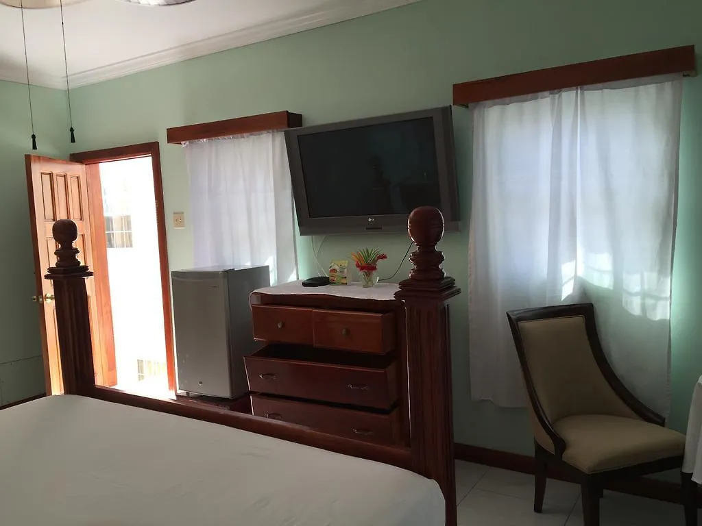 Rayon Hotel Negril