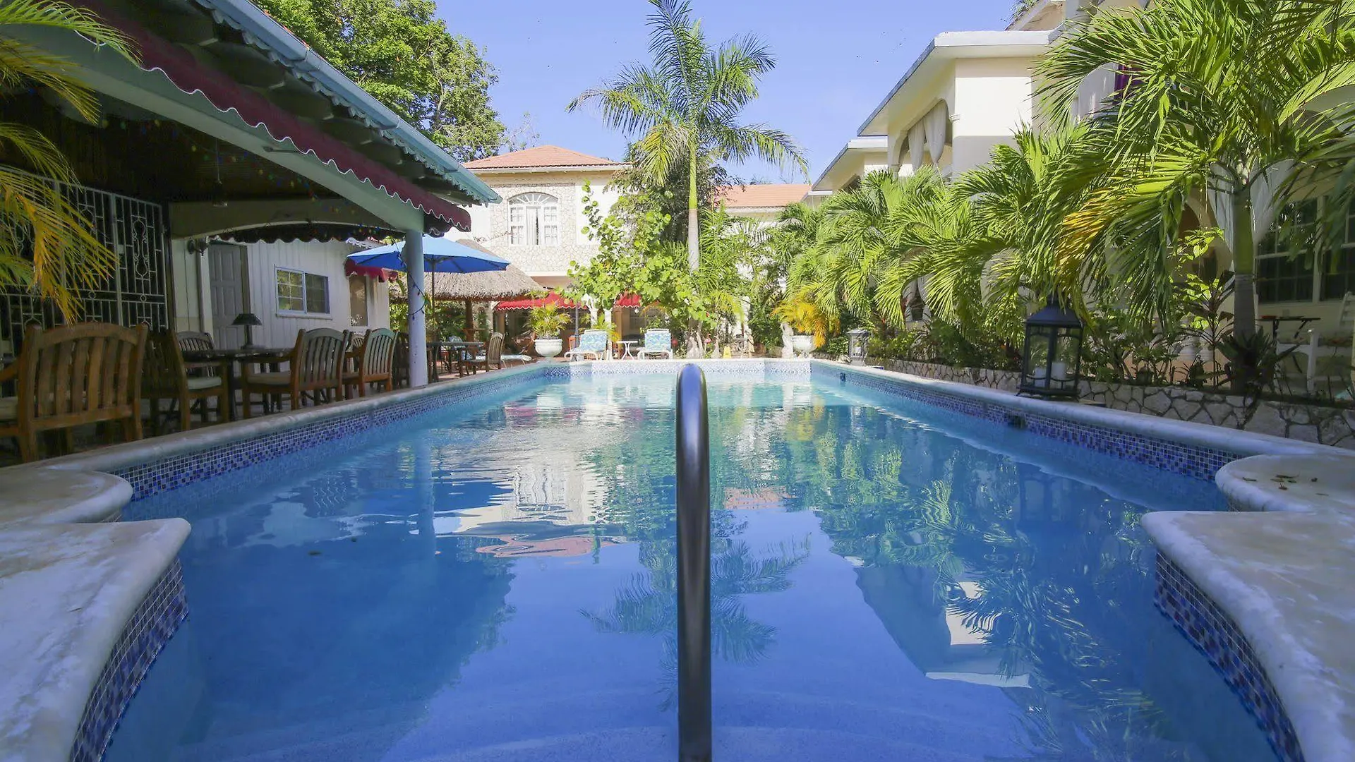 Rayon Hotel Negril